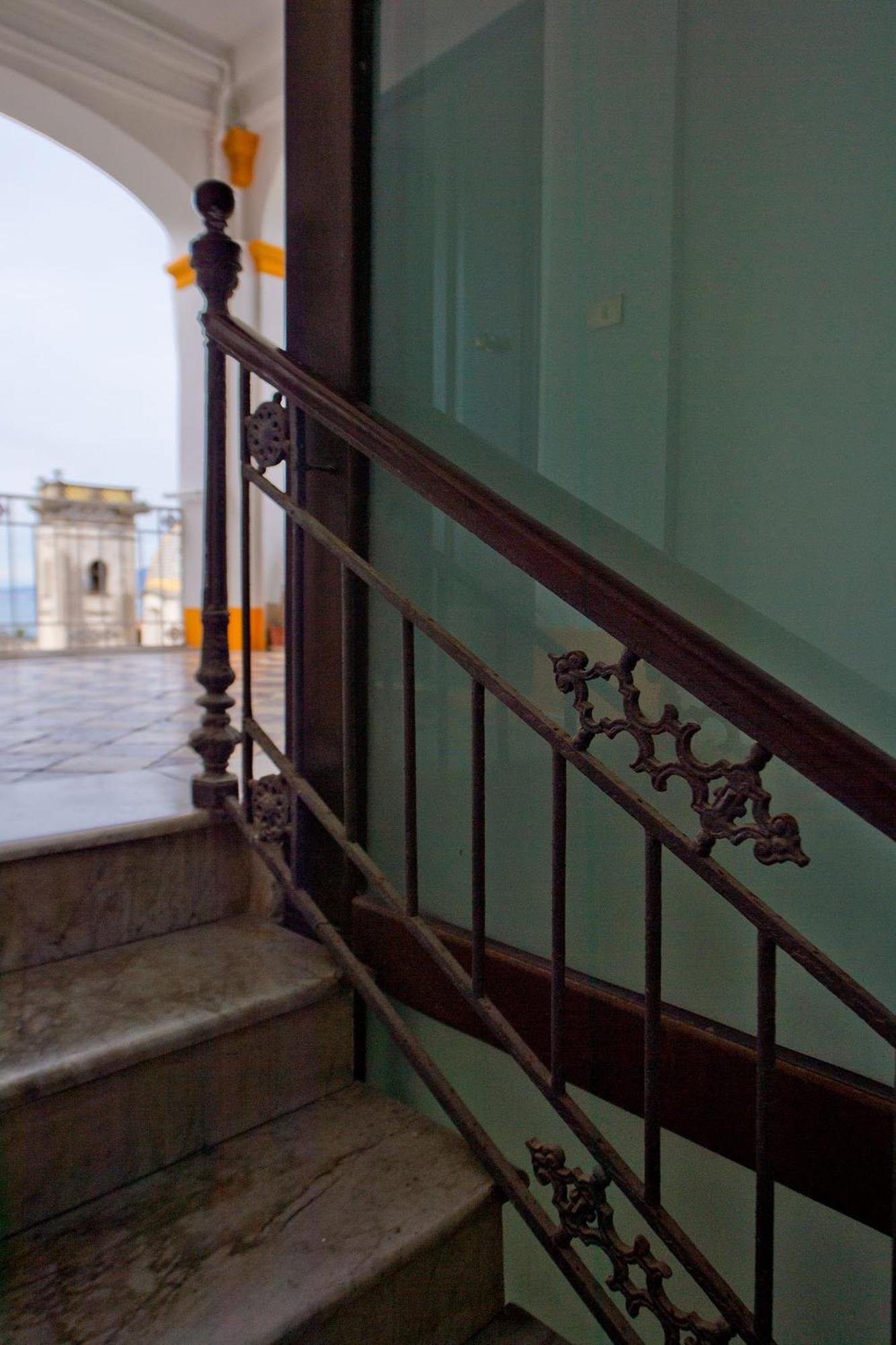 Bed and Breakfast La Viuzza Сорренто Экстерьер фото