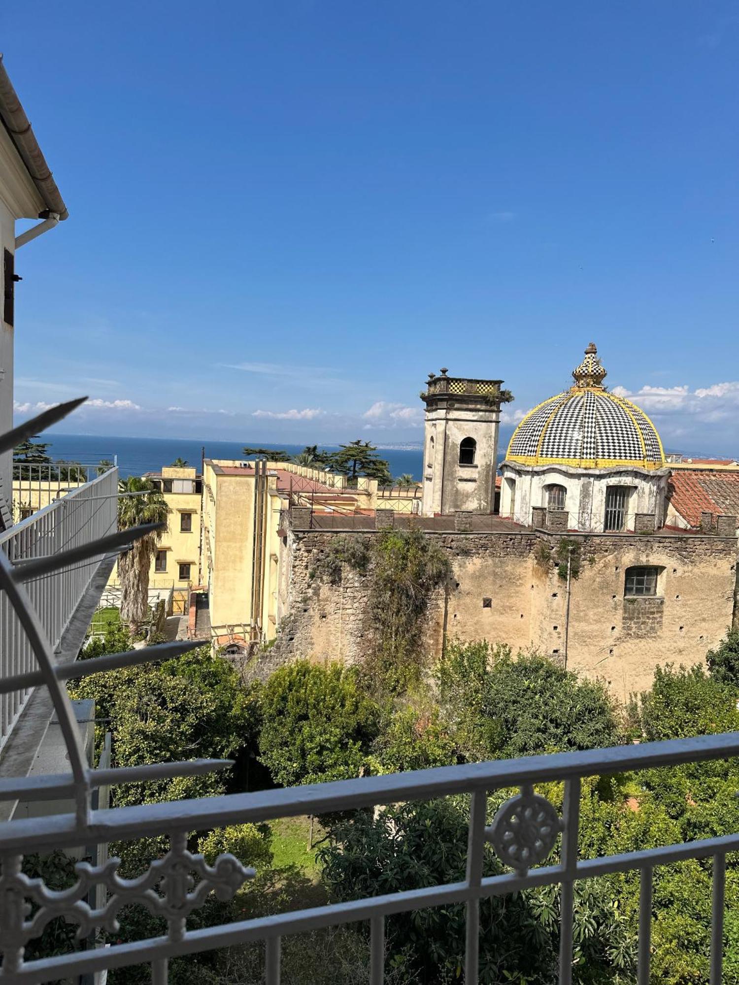 Bed and Breakfast La Viuzza Сорренто Экстерьер фото